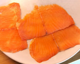 Foto del paso 4 de la receta: Sándwich Trikini de Salmón ahumado y Langostinos