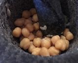 A picture of step 1 of Speedy hummus.