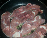Foto del paso 3 de la receta: Muslos de pavo al ajillo