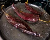 Foto del paso 4 de la receta: Cerdo con salsa guajillo y vegetales salteados