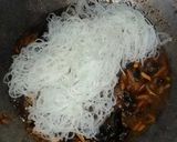 Foto langkah ke 3 dari resep Semur Bihun Jagung Aroma Ebi.