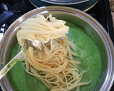 Foto del paso 3 de la receta: Espagueti en salsa de espinacas
