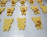 Foto langkah ke 5 dari resep Bear cookies.