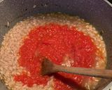 Foto del passaggio 4 della ricetta Risotto al pomodoro con riduzione di basilico 🌿