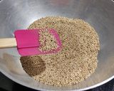 स्वादिष्ट तिळगुळ वडी (Tilgul Vadi Recipe In Marathi) रेसिपी स्टेप 2 फोटो 
