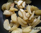A picture of step 5 of Kapi Cho Potatoes.