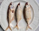 รูปขั้นตอนการทำที่ 3 ของ ข้าวคลุกซีอิ๊วปลาทู + ไข่ดาวน้ำ