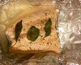 Foto del paso 3 de la receta Salmón al vapor con albahaca y limón