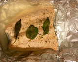 Foto del paso 3 de la receta: Salmón al vapor con albahaca y limón