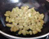 A picture of step 2 of Khatti meethi angur chutney (grapes).