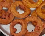 दुधी भोपळ्याची रिंग भजी (Dudhi Bhoplyachi Ring Bhajji Recipe In Marathi) रेसिपी स्टेप 7 फोटो 
