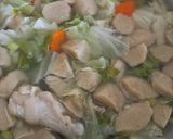 Foto langkah ke 6 dari resep Sup Ayam Bakso.