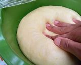 Foto langkah ke 5 dari resep Donat Glaze Susu.