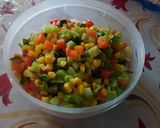 Foto del paso 2 de la receta: Ensalada de surimi con 4 ingredientes