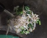 Foto langkah ke 3 dari resep Tumis toge sawi hijau simpel.