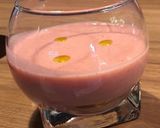 Une image de l'étape 3 de Soupe de fraises à la crème et à l'huile d'olive.