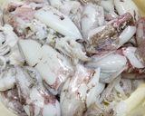 Hình bước làm 1 của món Mực sữa rim nước mắm