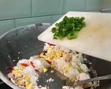 Foto langkah ke 5 dari resep Nasi Goreng Bumbu Iris.