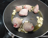 Foto del paso 1 de la receta: Jamoncitos al ajillo con boletus