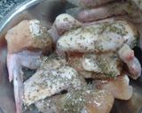 Hình bước làm 1 của món Cánh gà nướng lá húng tây (nckd)