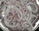 A picture of step 3 of Easy onion rings.