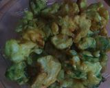 Foto langkah ke 3 dari resep Brokoli dan kembang kol goreng tepung.