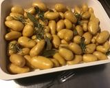 Une image de l'étape 5 de Pommes grenailles au thym, ail et romarin.