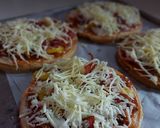 Foto langkah ke 3 dari resep Pizza roti tawar 5 menit.