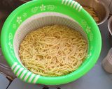 A picture of step 3 of Spaghetti.