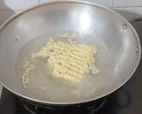 Foto langkah ke 1 dari resep Bola-Bola mie keju.