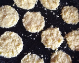 Foto del paso 4 de la receta: Alfajores de coco y dulce de leche
