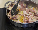 Foto del paso 2 de la receta: Costillas con patatas y guisantes