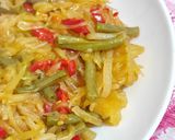 Foto langkah ke 4 dari resep Tumis Pepaya dan Kacang Panjang.