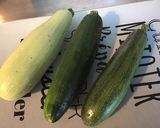 Une image de l'étape 1 de Trio de courgettes marinées et grillées.