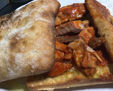 Foto del paso 1 de la receta: Bocata de caballa con tomate en pan de cristal