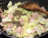 รูปขั้นตอนการทำที่ 4 ของ ผัดผักกาดขาวเบค่อนแคปหมู