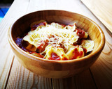 Foto del paso 3 de la receta: Ravioli de calabaza y cebolla caramelizada con salsa de tomate