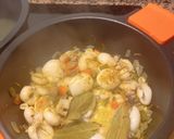Foto del paso 2 de la receta: Estofado de patatas con calamares