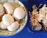 Foto del paso 1 de la receta: Salteado de champiñones con ajetes y langostinos