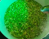 Foto langkah ke 2 dari resep Tumis Bunga Pepaya Plus Teri dan Pete anti pahit.