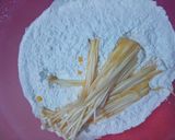 Foto langkah ke 4 dari resep Jamur Enoki Crispy.