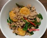 รูปขั้นตอนการทำที่ 3 ของ กระเพราเต้าหู้หมูสับ