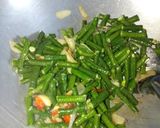 Foto langkah ke 3 dari resep Tumis Kacang Panjang Bawang Putih.