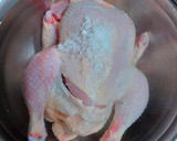 Foto del paso 1 de la receta: Pollo asado a la imperial con patatas asadas, huevos y olivas