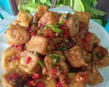 Foto langkah ke 5 dari resep Tahu crispy saus tiram pedas.