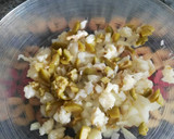 Foto del paso 7 de la receta: Tomate relleno de ensalada de arroz y bacalao