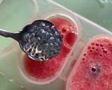 Gambar langkah 4 resipi Watermelon Popsicle.