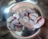 Hình bước làm 1 của món Dồi trường chấm ruốc