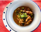 A picture of step 5 of Beginner Pork Panang Curry 🌶️🧄🥜🫚🥥.