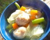 Foto langkah ke 3 dari resep 018. Sup sayur dan bakso.